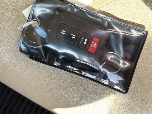 Used 2017 Toyota Camry XLE FWD image 37