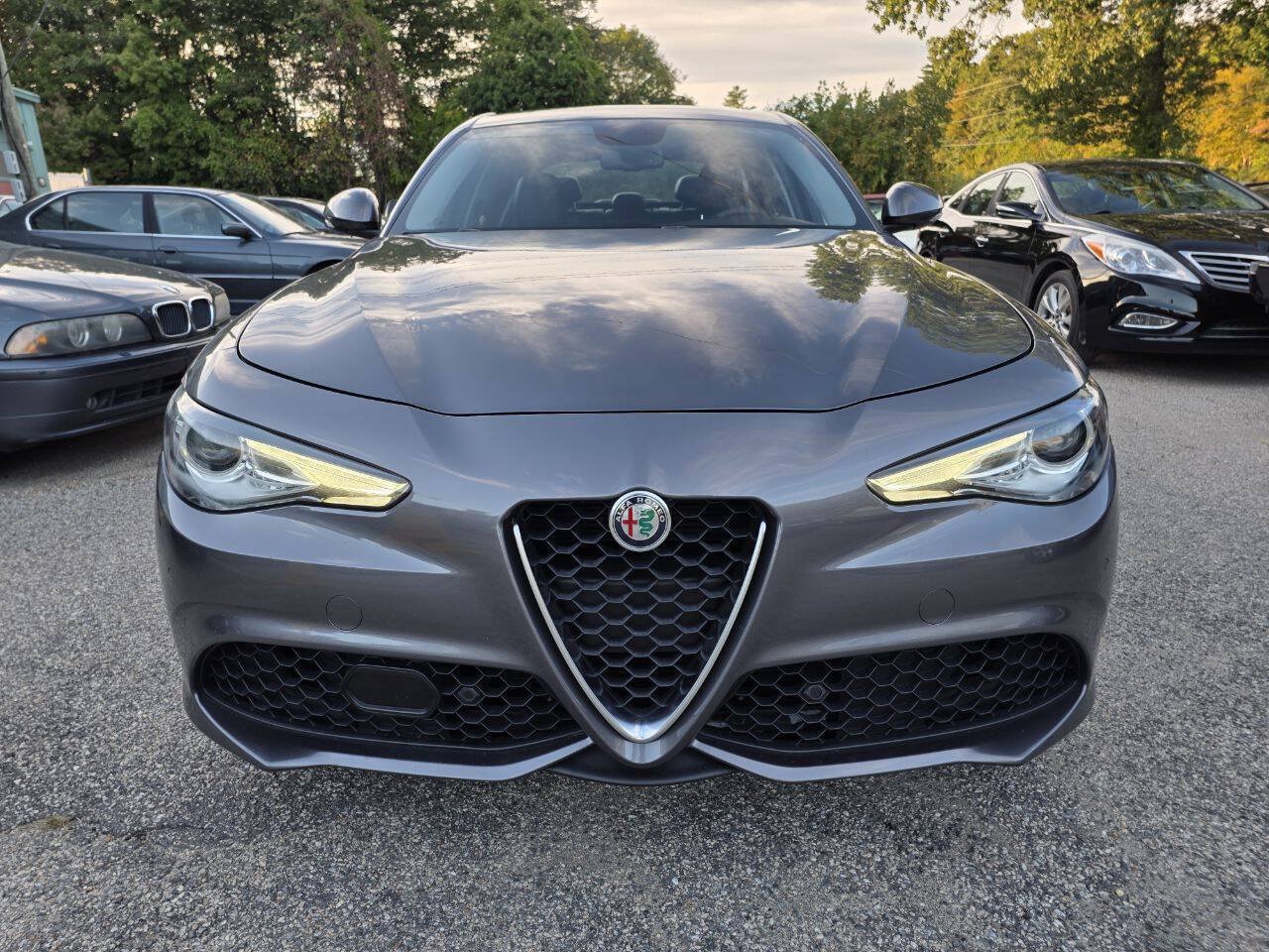 Used 2017 Alfa Romeo Giulia Ti w/ TI 19" Sport Package AWD/4WD image 7