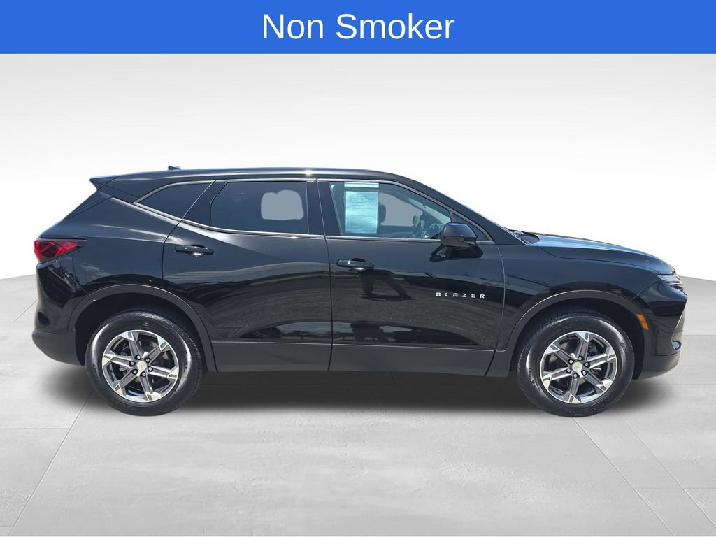 Used 2024 Chevrolet Blazer LT w/ Driver Confidence Package AWD/4WD image 7