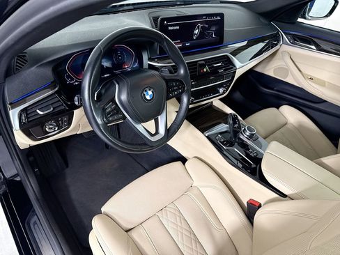 Used 2022 BMW 530i RWD image 9