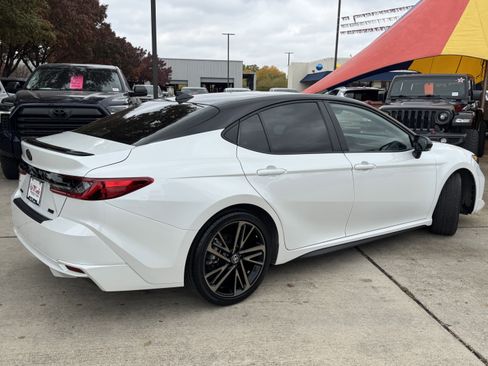 Used 2025 Toyota Camry XSE image 5