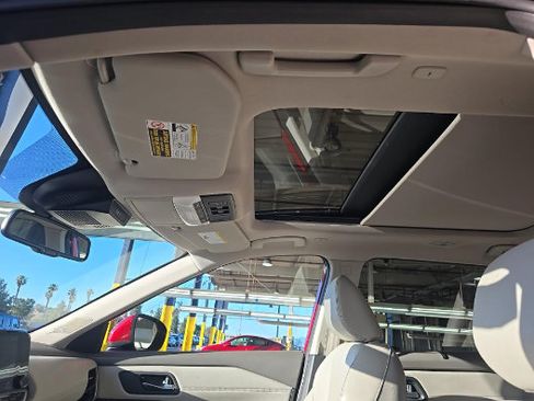 Used 2023 Nissan Rogue SL w/ SL Premium Package AWD/4WD image 11