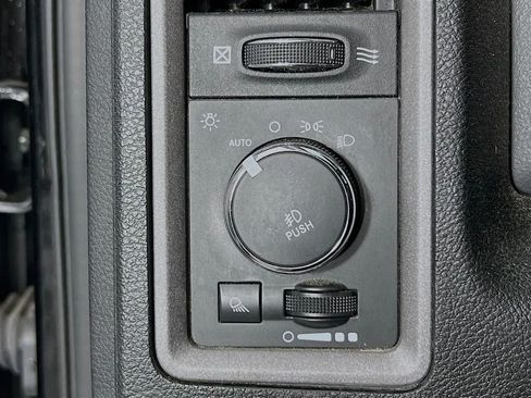 Used 2014 RAM 1500 Express image 11