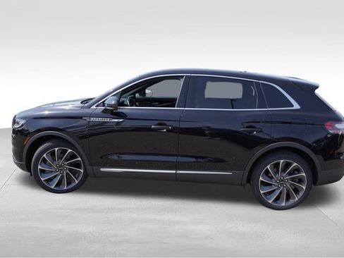Used 2022 Lincoln Nautilus Reserve w/ Equipment Group 201A AWD/4WD image 9