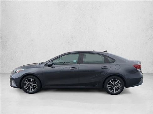 Used 2022 Kia Forte LXS FWD image 9