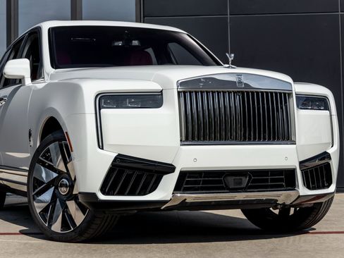 New 2026 Rolls-Royce Cullinan image 8