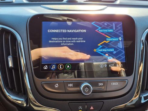 Used 2022 Chevrolet Equinox RS w/ RS Leather Package image 15