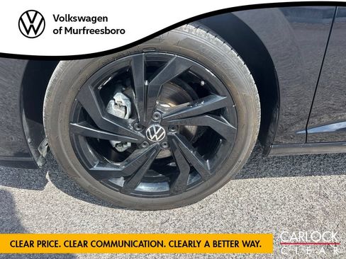 Certified 2025 Volkswagen Jetta SE FWD image 9