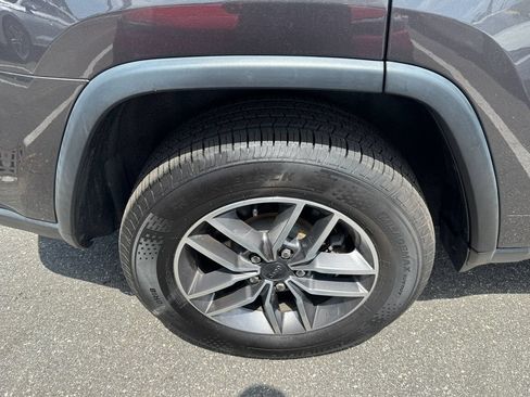 Used 2020 Jeep Grand Cherokee Limited AWD/4WD image 11