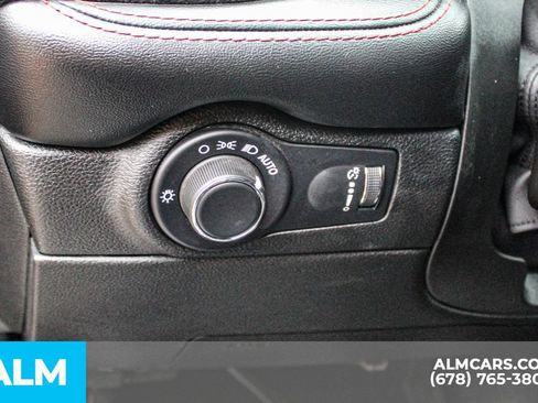 Used 2025 Dodge Durango GT AWD/4WD image 32