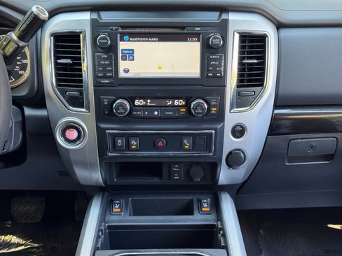 Used 2018 Nissan Titan SV w/ SV Convenience Package image 20