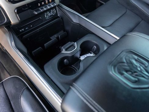 Used 2019 RAM 1500 Laramie AWD/4WD image 25