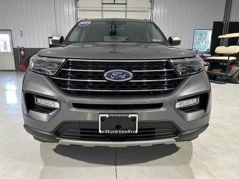 Used 2021 Ford Explorer XLT w/ Equipment Group 202A image 2