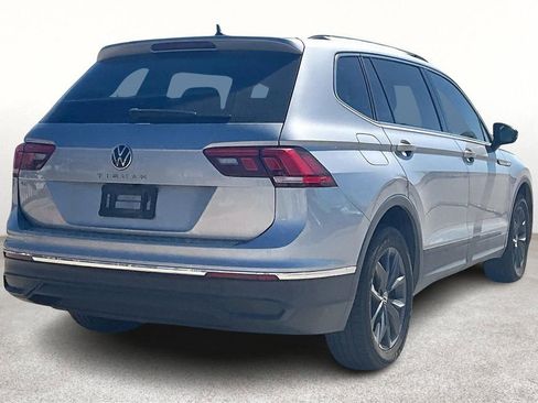 Used 2022 Volkswagen Tiguan SE image 14