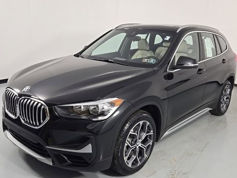 Used 2021 BMW X1 xDrive28i w/ Convenience Package image 3