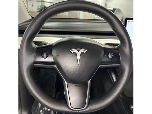 Used 2025 Tesla Model Y Performance image 24