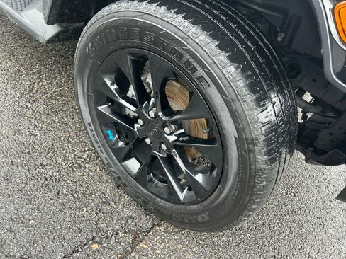 Used 2022 Jeep Wrangler Unlimited Sahara w/ Cold Weather Group image 13