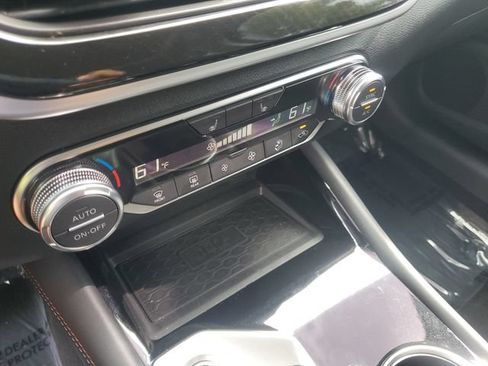 Used 2025 Nissan Altima 2.5 SR w/ SR Premium Package FWD image 23