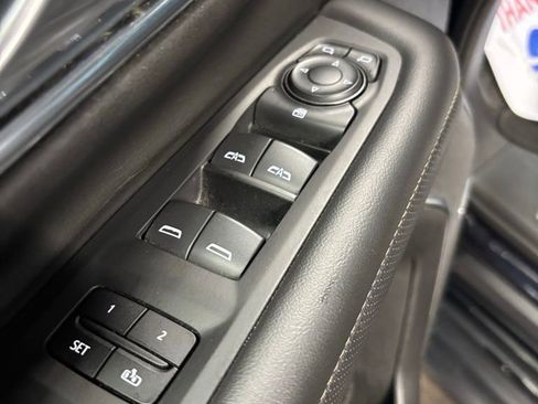 Used 2023 GMC Yukon SLT AWD/4WD image 32