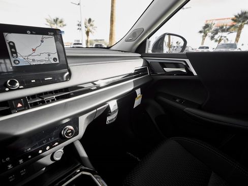 New 2025 Mitsubishi Outlander ES image 51