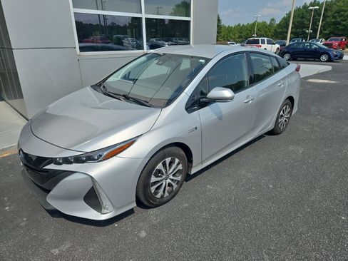 Used 2020 Toyota Prius Prime LE FWD image 2