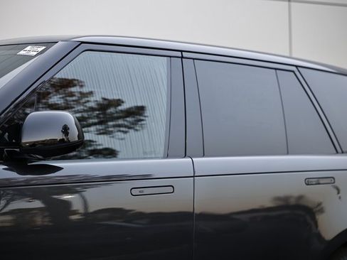 New 2026 Land Rover Range Rover SE image 4