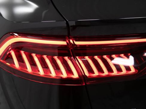 Used 2022 Audi Q8 Premium Plus image 30