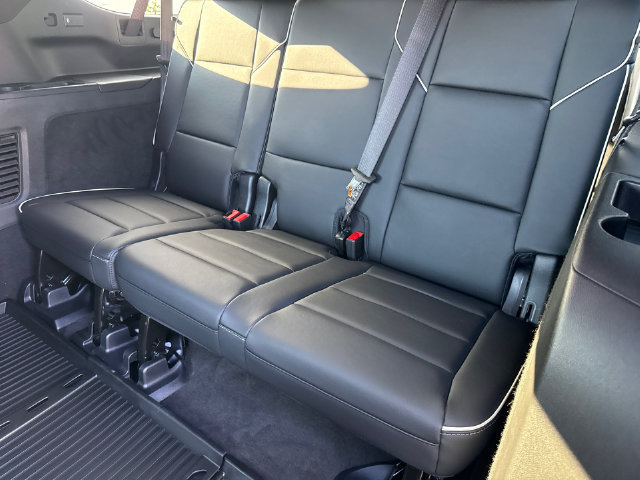 Used 2025 Cadillac Escalade ESV Sport w/ Touring Package AWD/4WD image 18