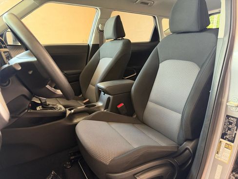 Used 2025 Kia Soul LX w/ LX Technology Package FWD image 22