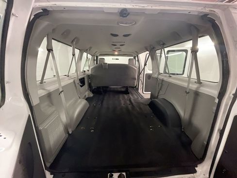 Used 2012 Ford E-350 and Econoline 350 XL w/ PWR Windows & Locks Group image 22