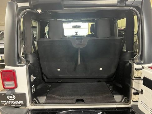 Used 2016 Jeep Wrangler Sport AWD/4WD image 11