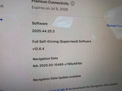Used 2022 Tesla Model X image 12
