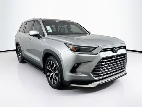 Used 2024 Toyota Grand Highlander AWD Hybrid image 10