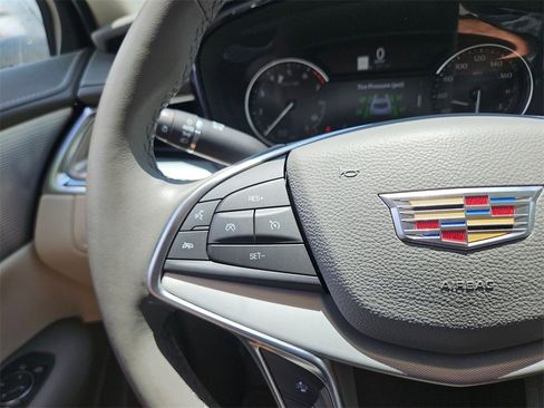 Used 2024 Cadillac XT5 Premium Luxury image 22