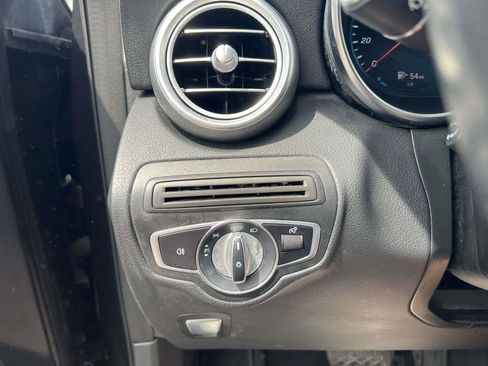 Used 2021 Mercedes-Benz GLC 300 4MATIC image 21