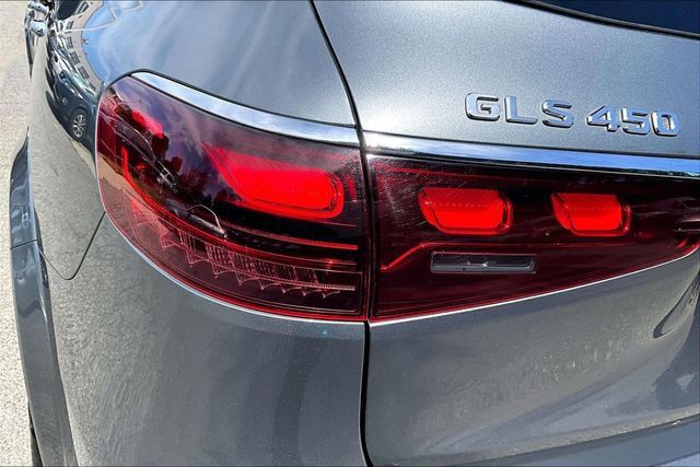 Certified 2025 Mercedes-Benz GLS 450 4MATIC image 25