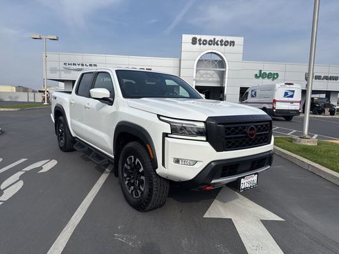 Used 2023 Nissan Frontier PRO-4X w/ Tow Package image 2