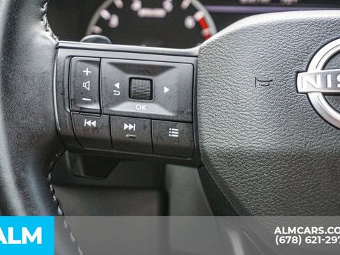 Used 2025 Nissan Rogue SV FWD image 29