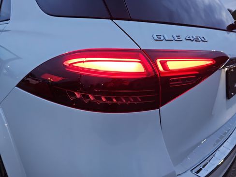 New 2026 Mercedes-Benz GLE 450 4MATIC image 36