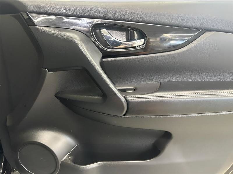 Used 2021 Nissan Rogue Sport SV AWD/4WD image 11