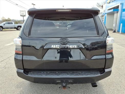 Used 2018 Toyota 4Runner SR5 image 5