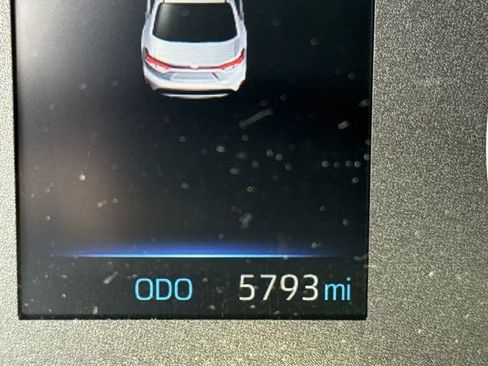 Certified 2024 Toyota Corolla SE image 18