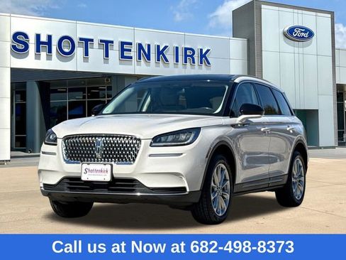 Used 2022 Lincoln Corsair AWD w/ Premium Package image 3