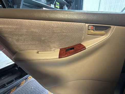 Used 2004 Toyota Corolla LE image 13