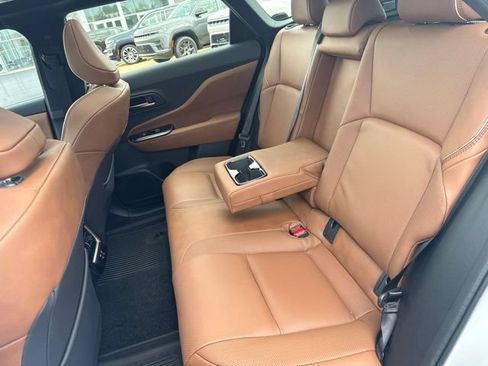 Used 2025 Toyota Crown Signia w/ Advanced Technology Package AWD/4WD image 35