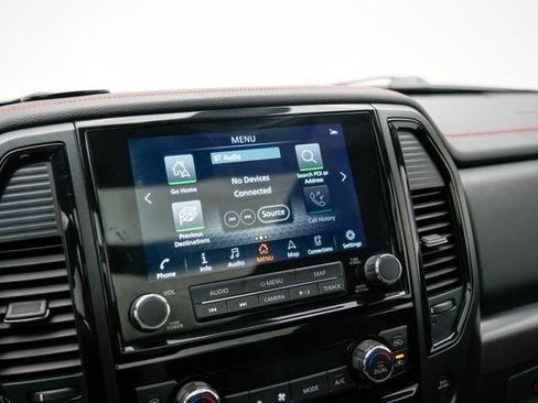 Used 2021 Nissan Titan PRO-4X w/ Pro-4x Convenience Package AWD/4WD image 28