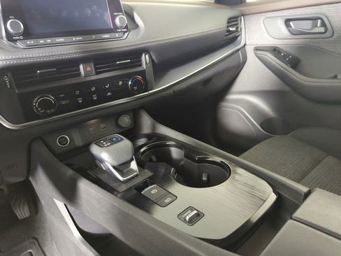 Used 2021 Nissan Rogue S image 19