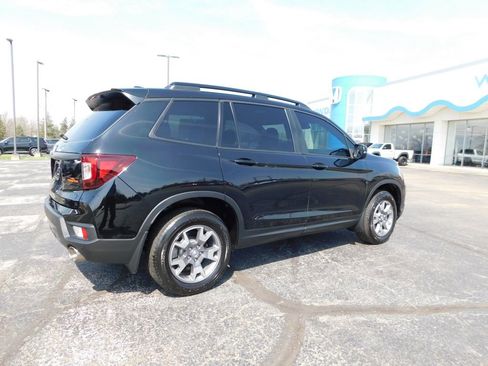 Used 2023 Honda Passport TrailSport image 3