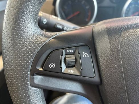 Used 2016 Chevrolet Cruze LT image 17