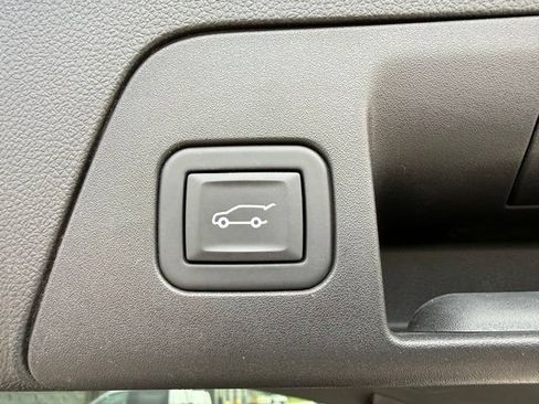 Used 2023 Buick Envision Avenir AWD/4WD image 27